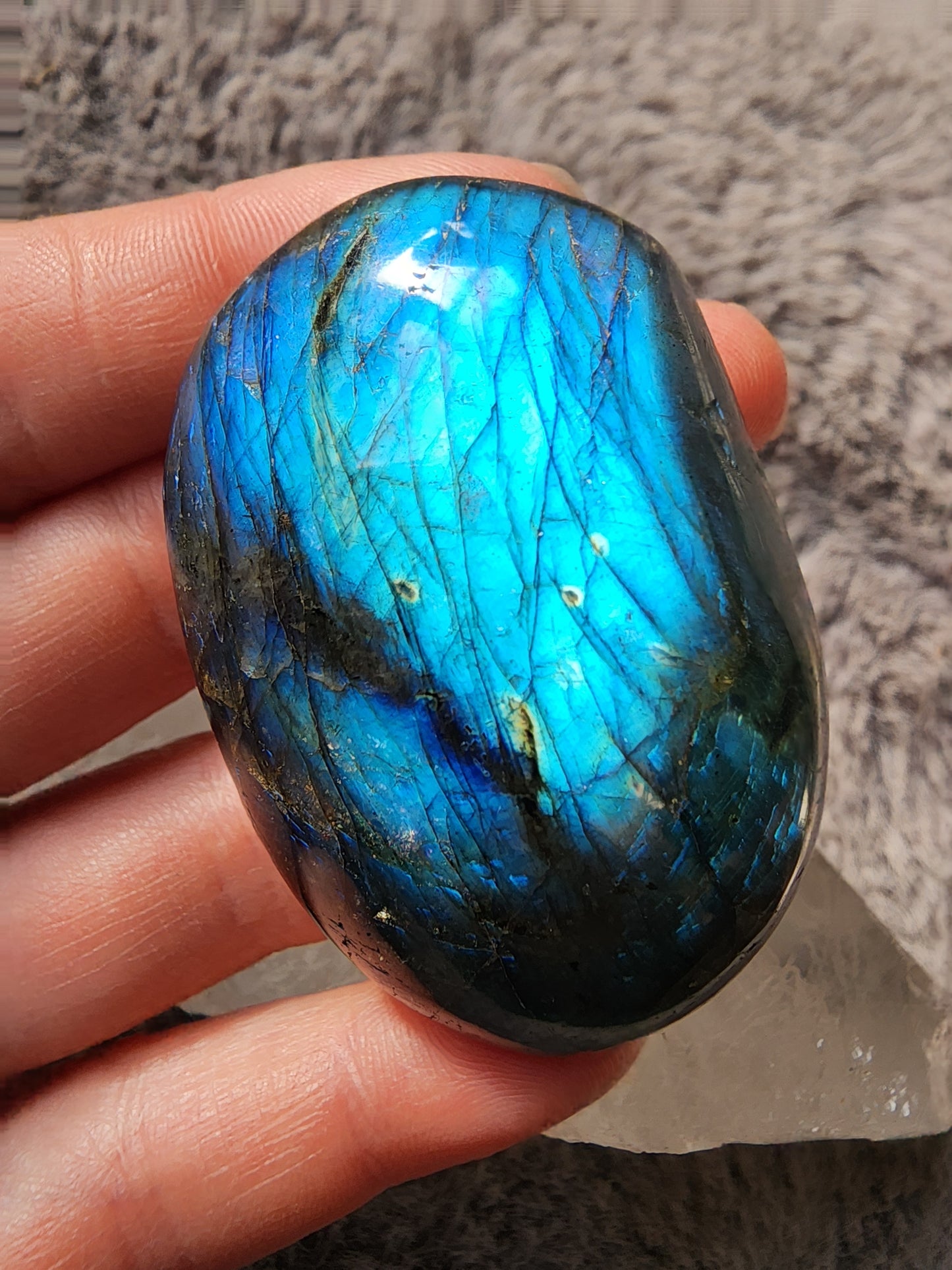 Labradorite Palmstone