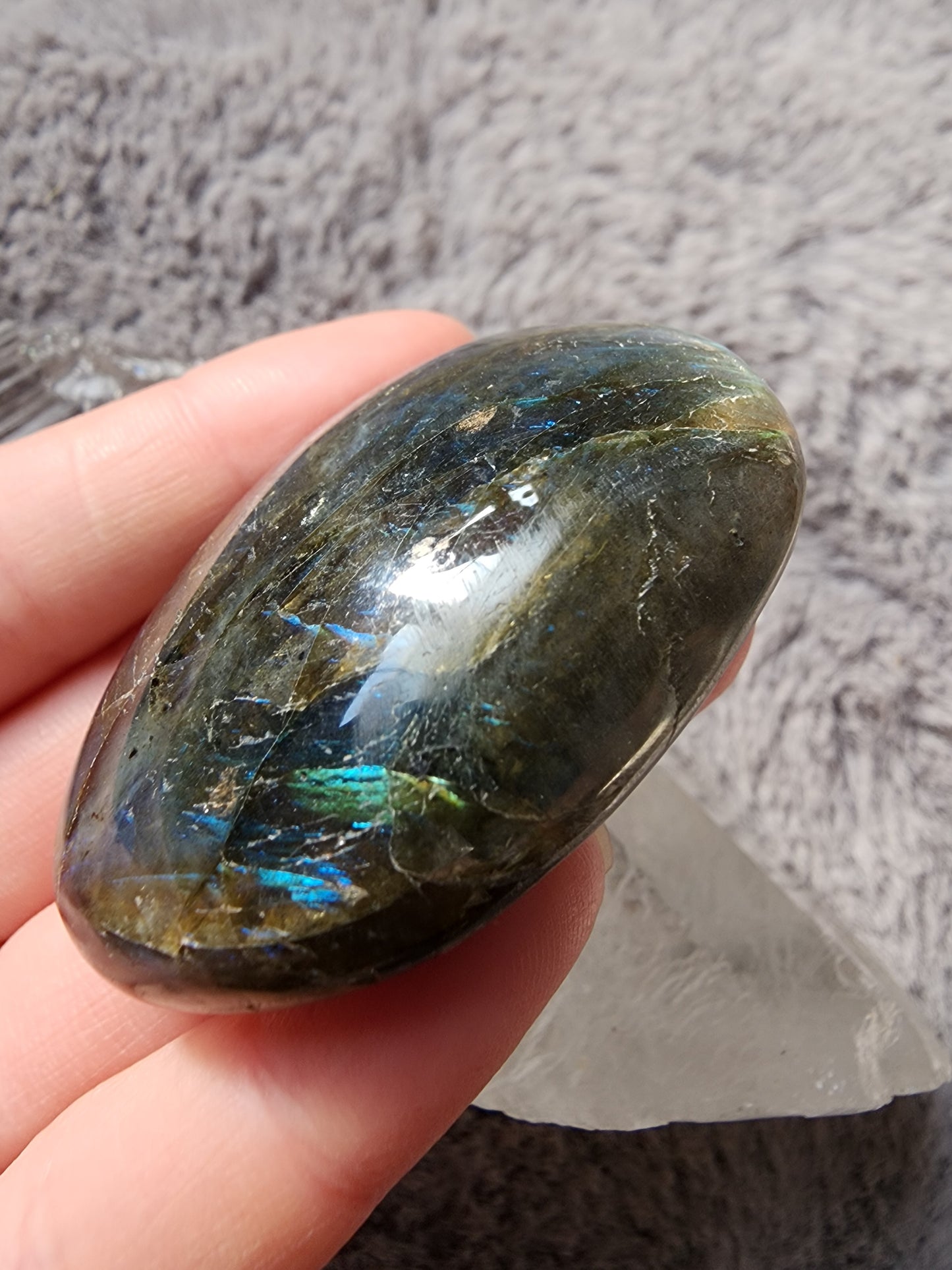 Labradorite Palmstone