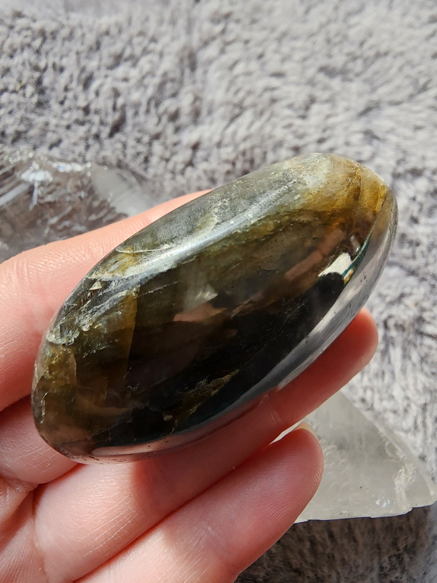 Labradorite Palmstone