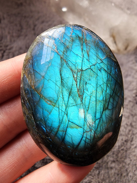 Labradorite Palmstone