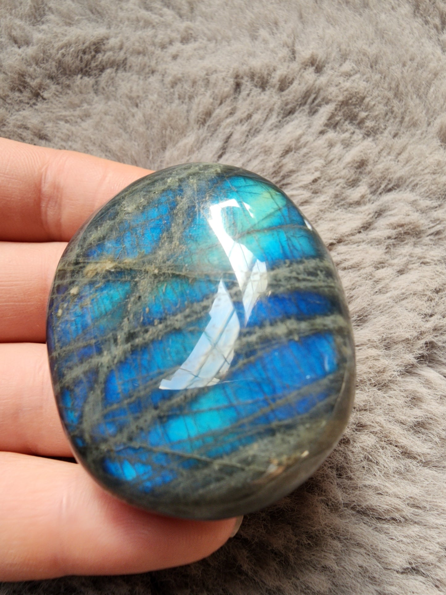 Labradorite Palmstone