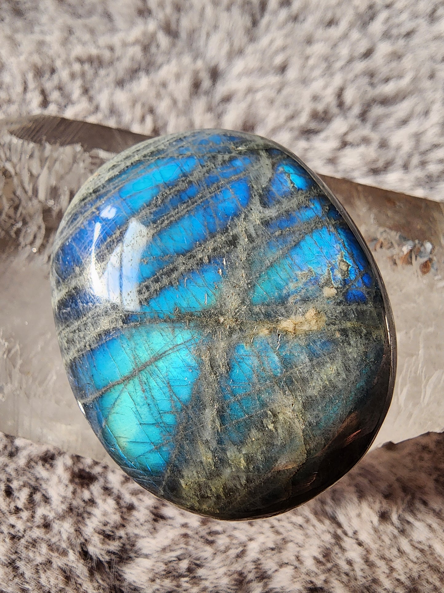 Labradorite Palmstone