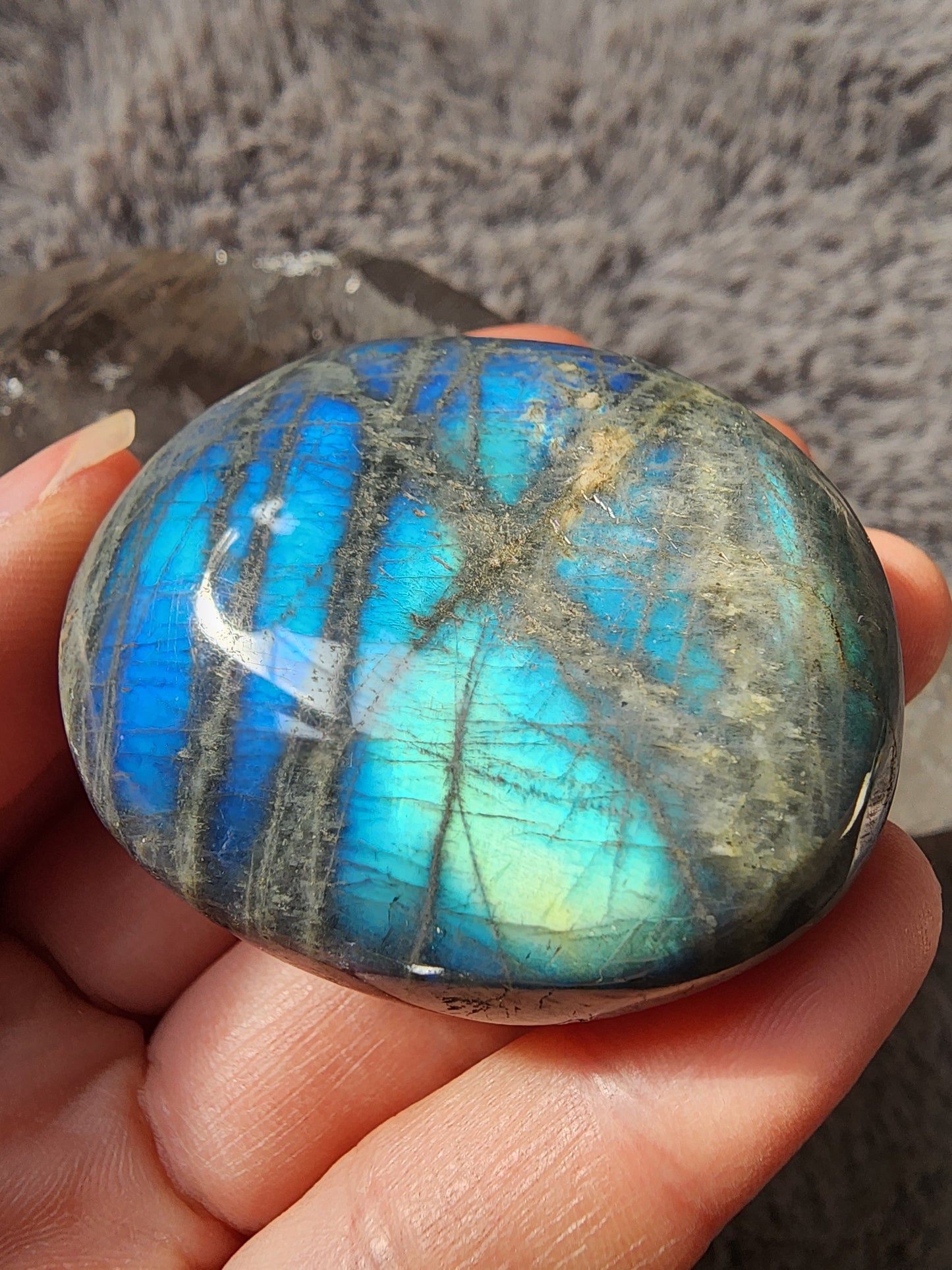 Labradorite Palmstone