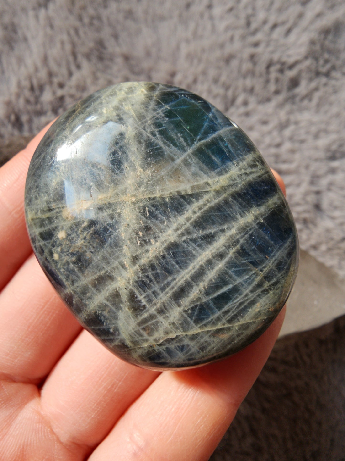 Labradorite Palmstone