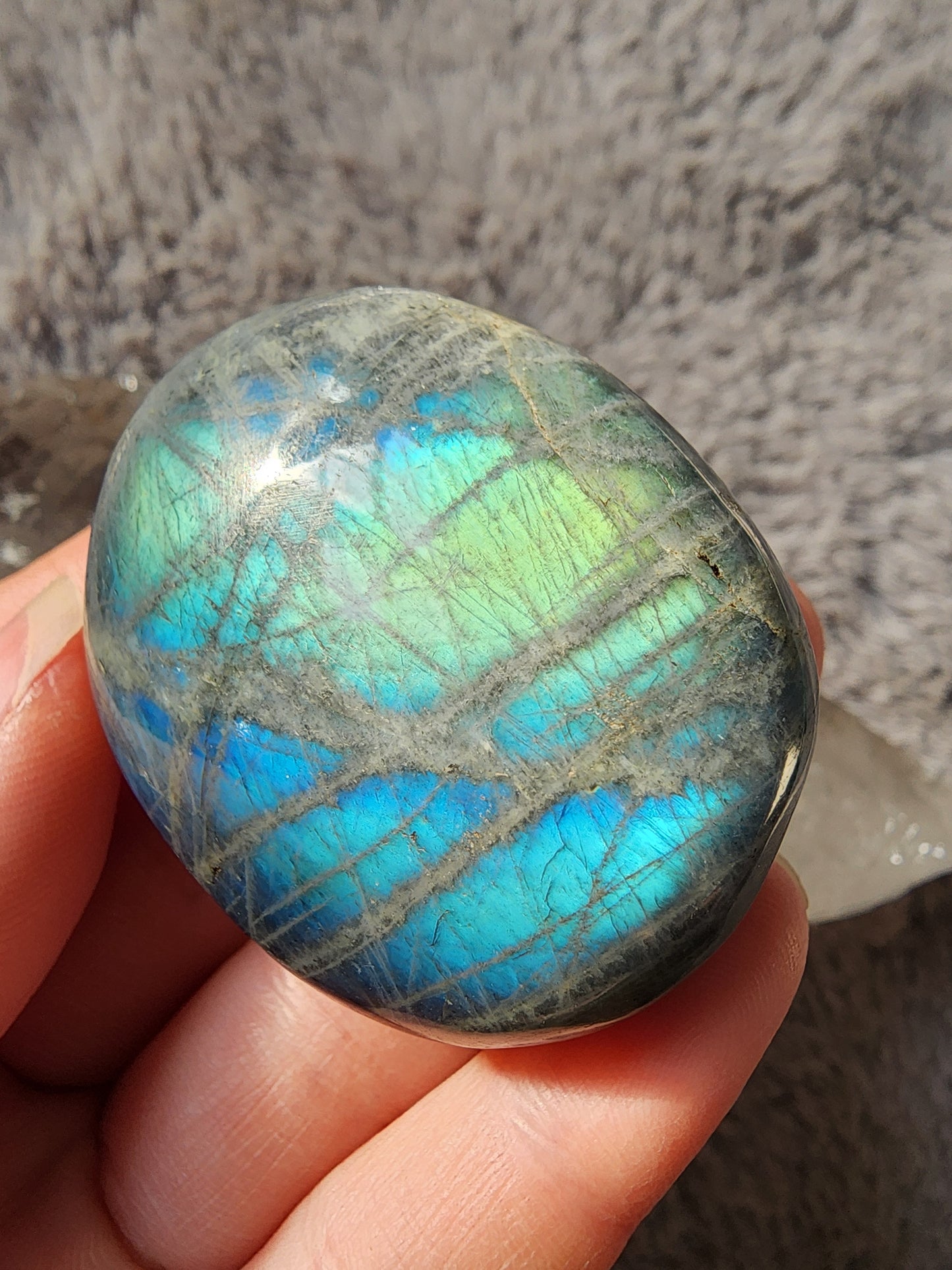 Labradorite Palmstone