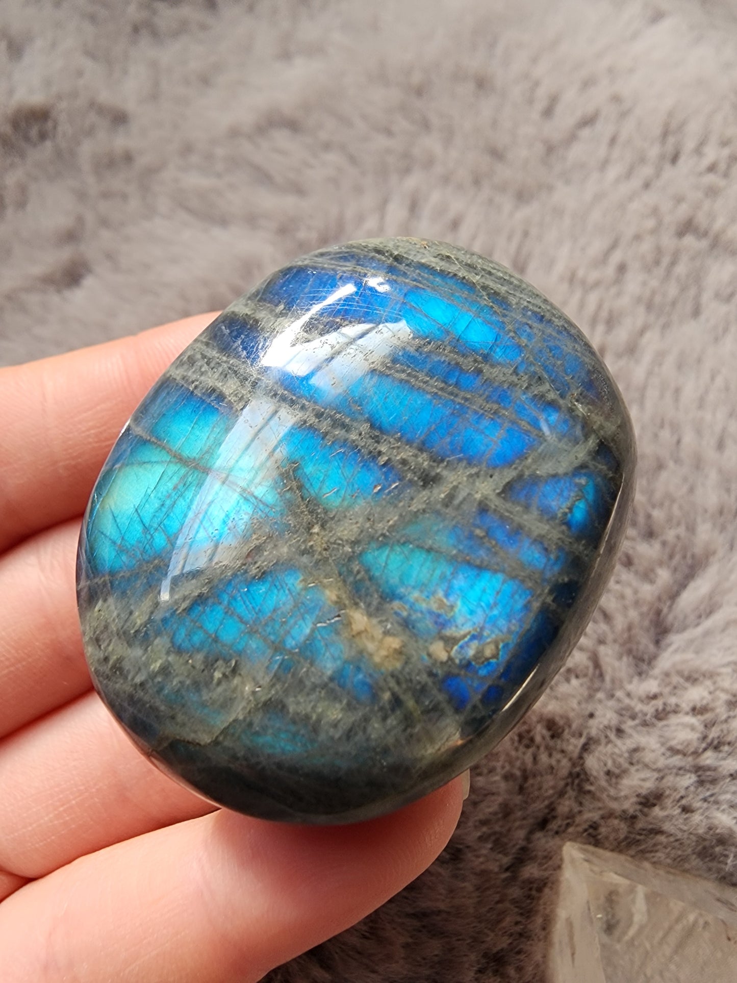 Labradorite Palmstone