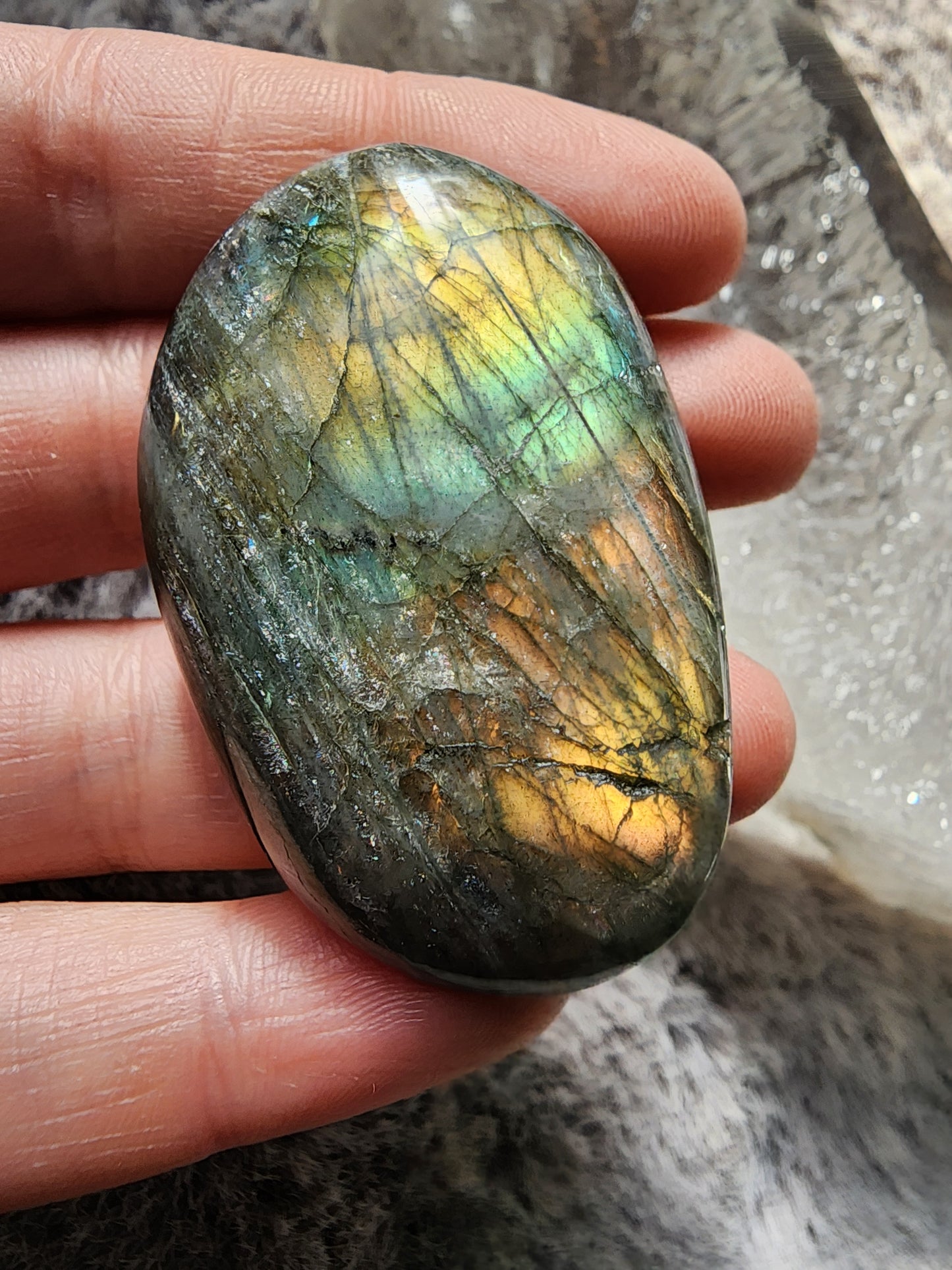 Labradorite Palmstone