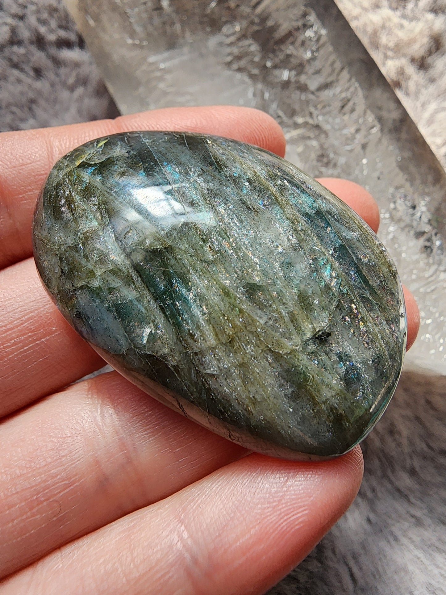 Labradorite Palmstone