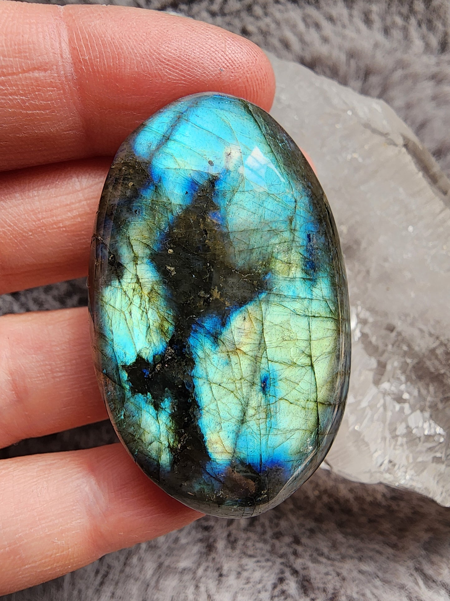Labradorite Palmstone