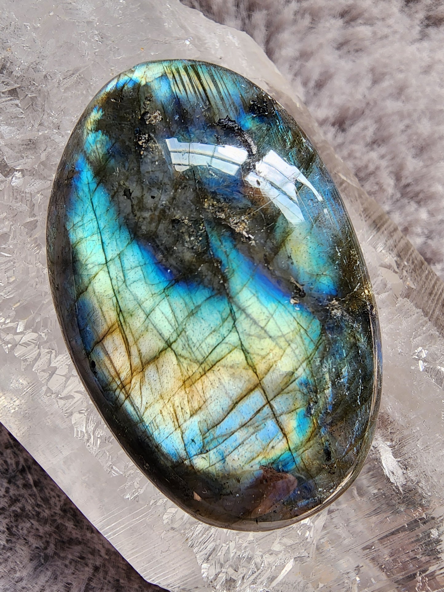 Labradorite Palmstone
