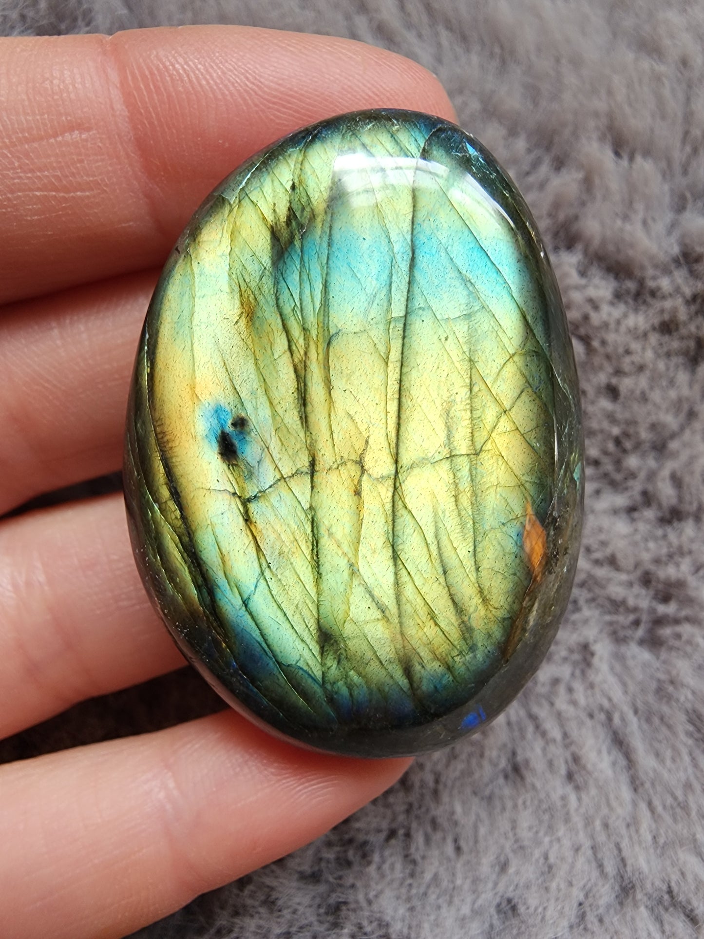 Labradorite Palmstone