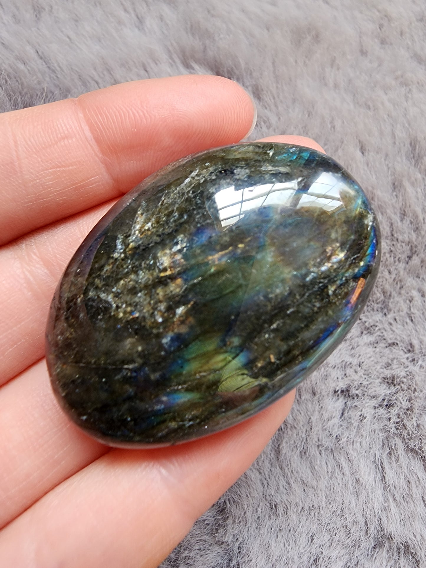 Labradorite Palmstone