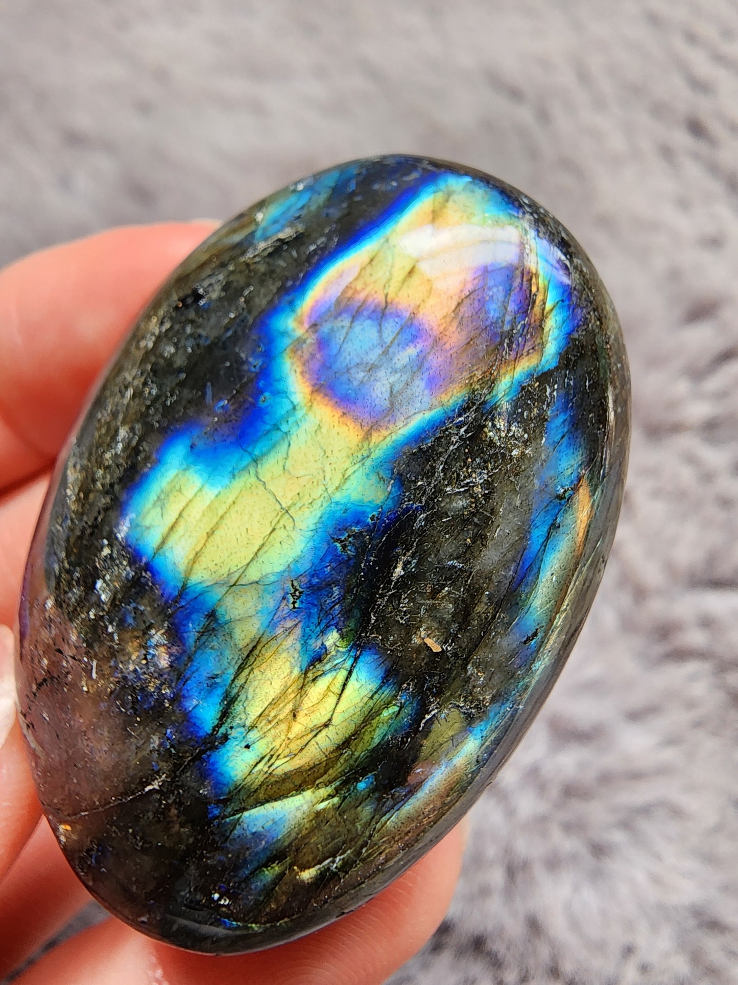 Labradorite Palmstone