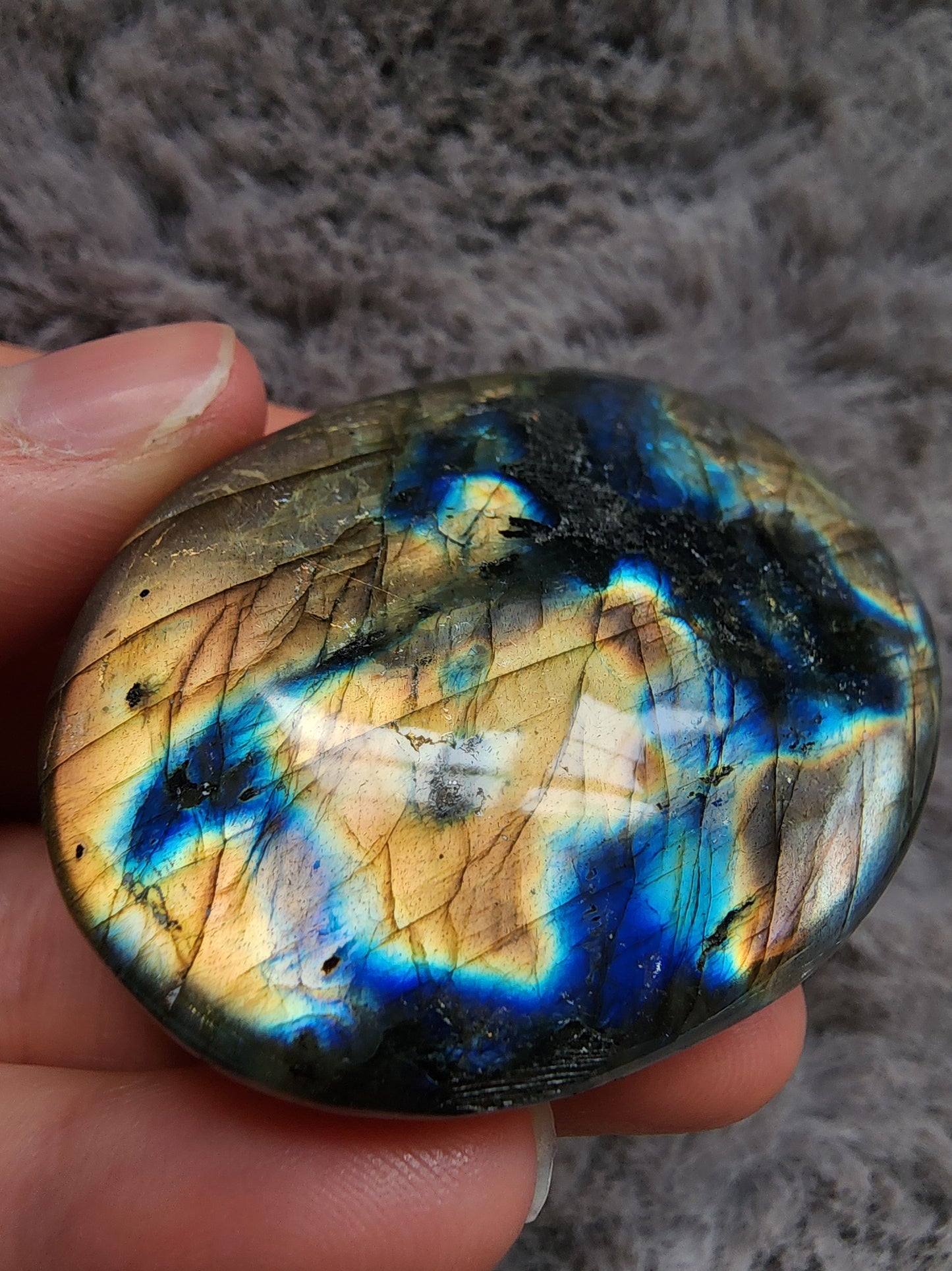 Labradorite Palmstone