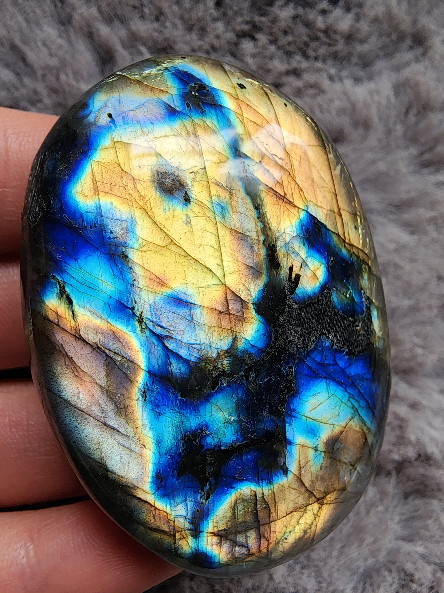 Labradorite Palmstone