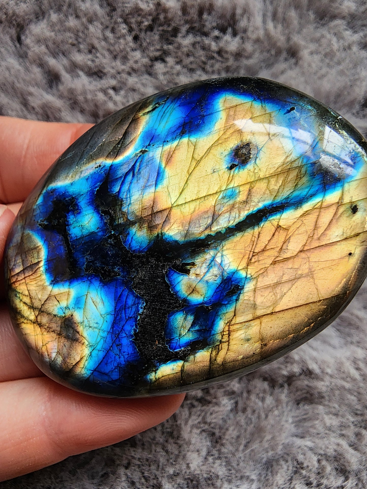 Labradorite Palmstone