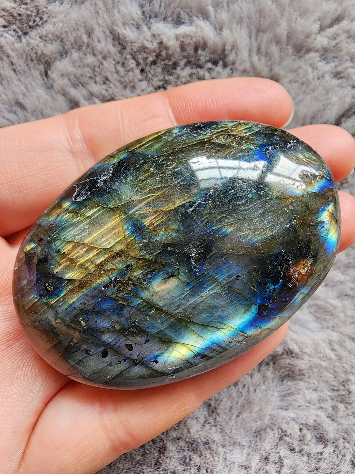 Labradorite Palmstone