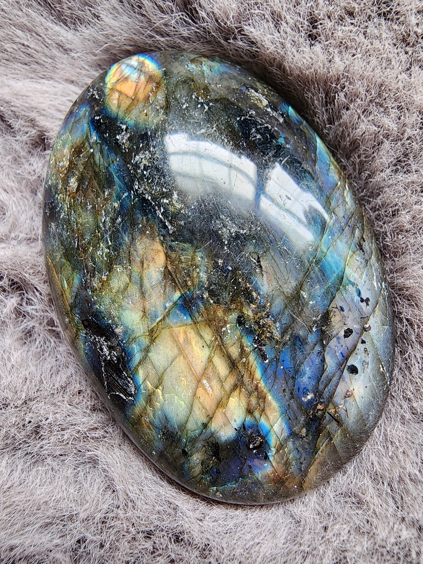 Labradorite Palmstone