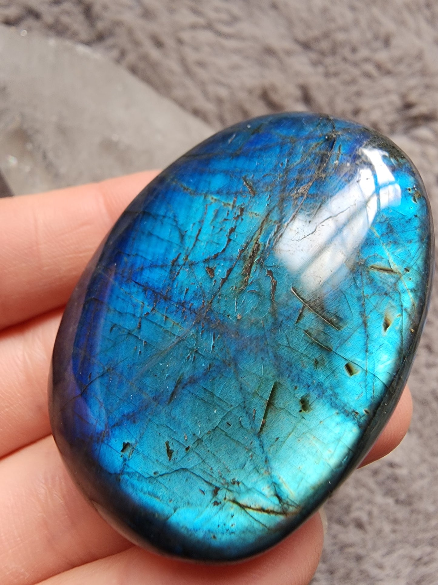 Labradorite Palmstone