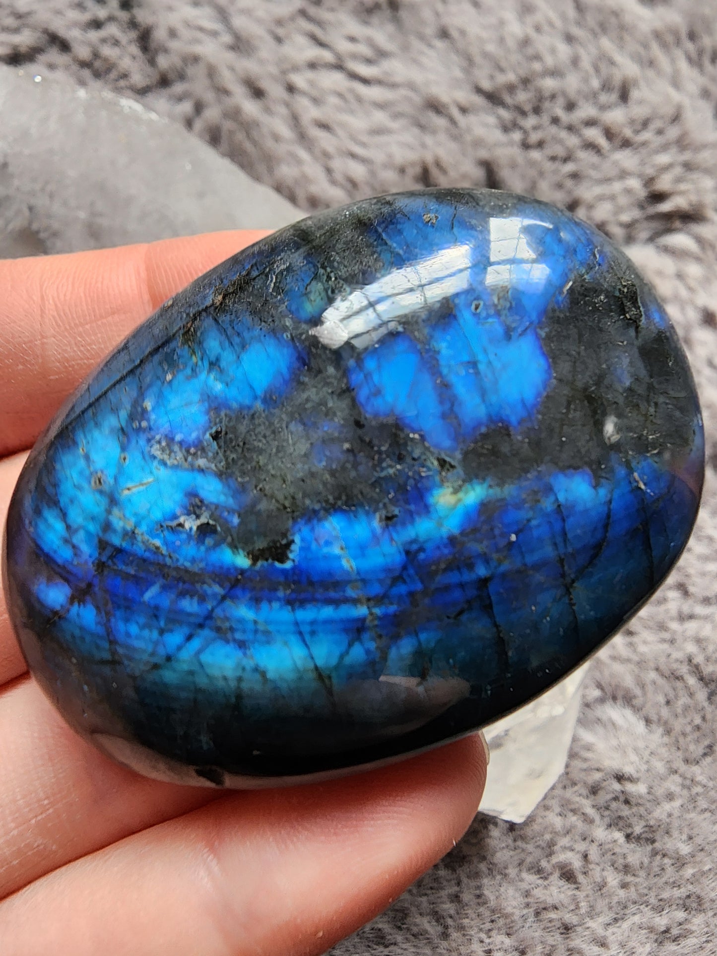 Labradorite Palmstone