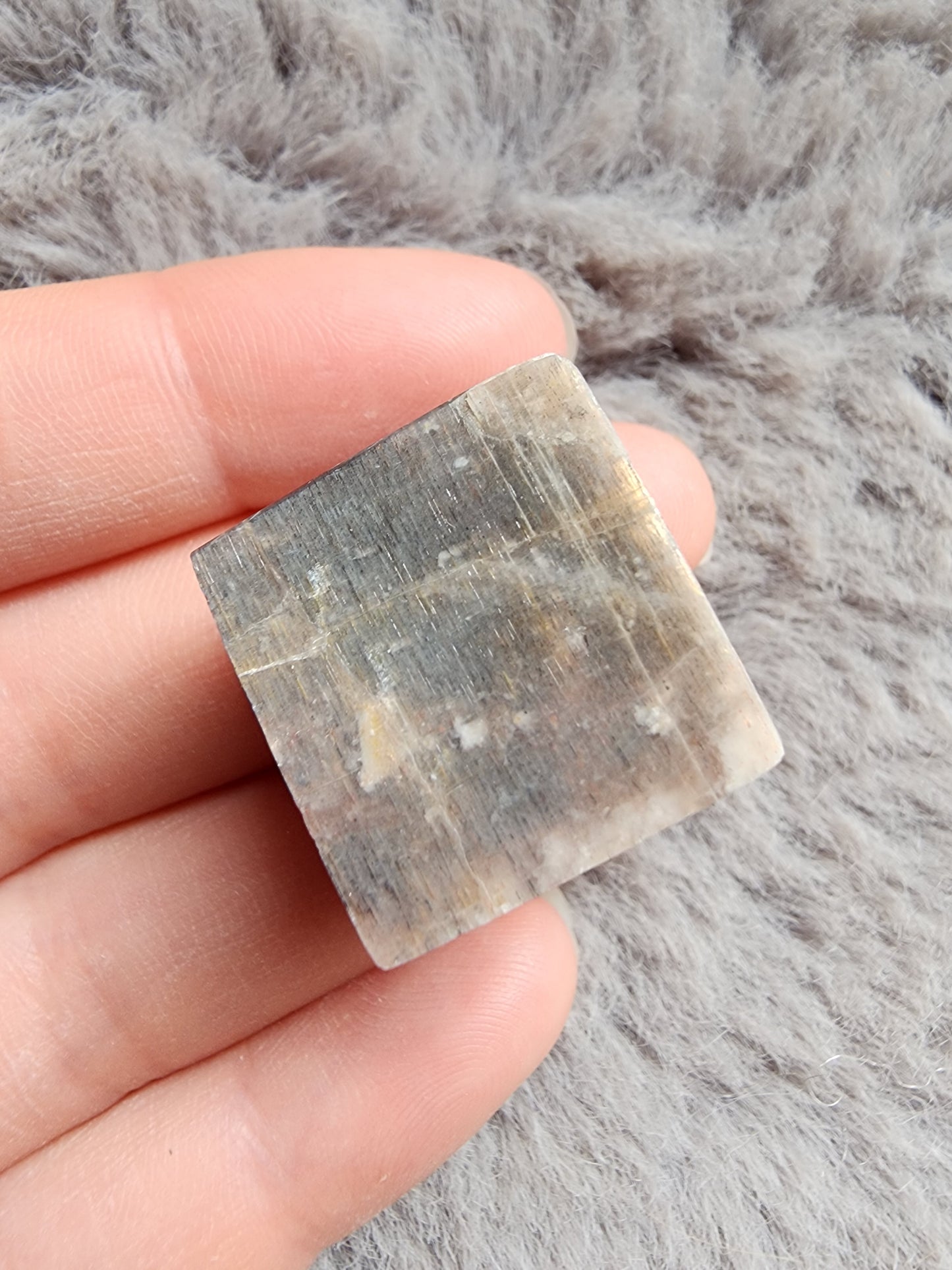 Black Moonstone v. Sunstone