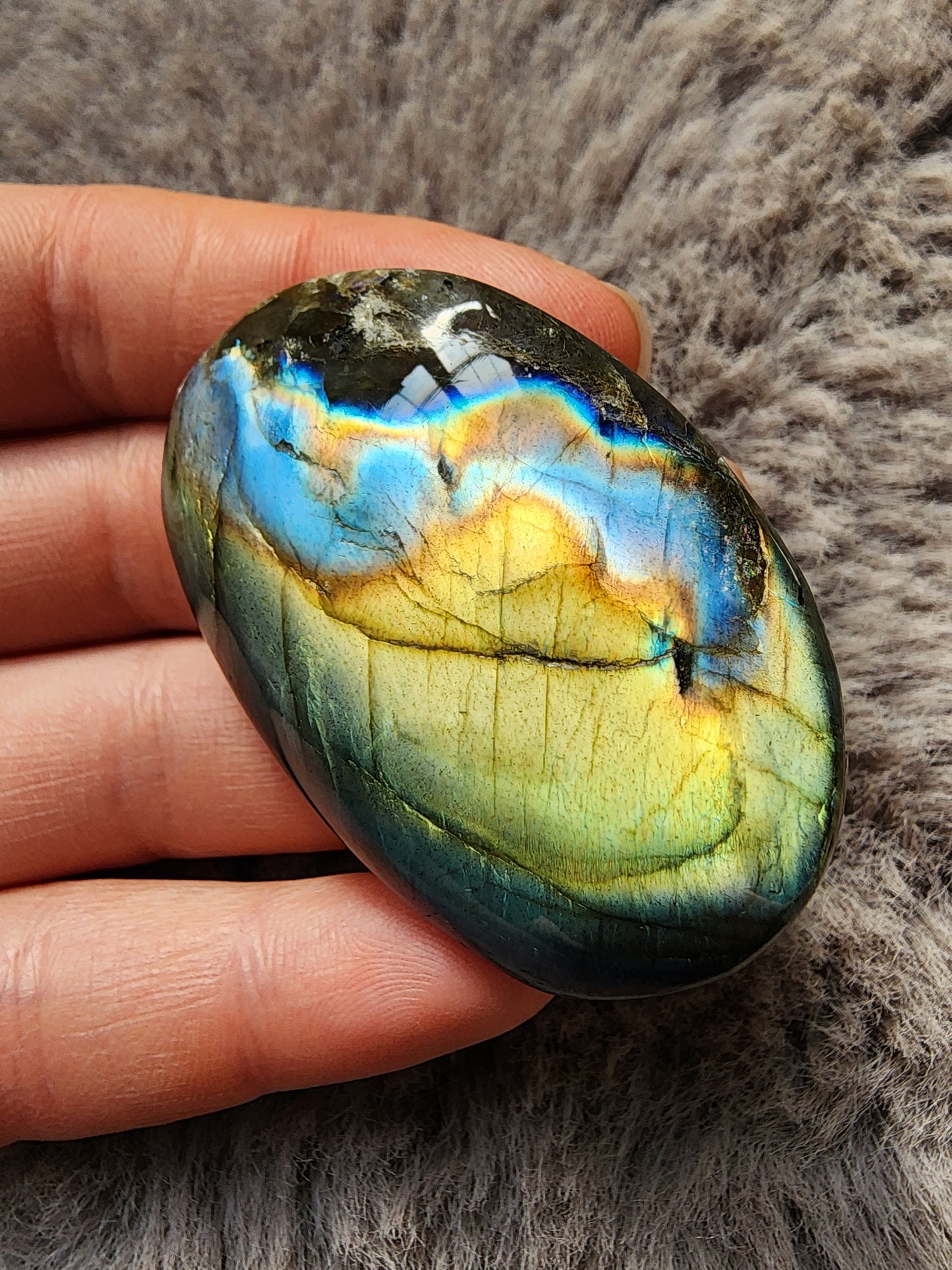 Labradorite Palmstone