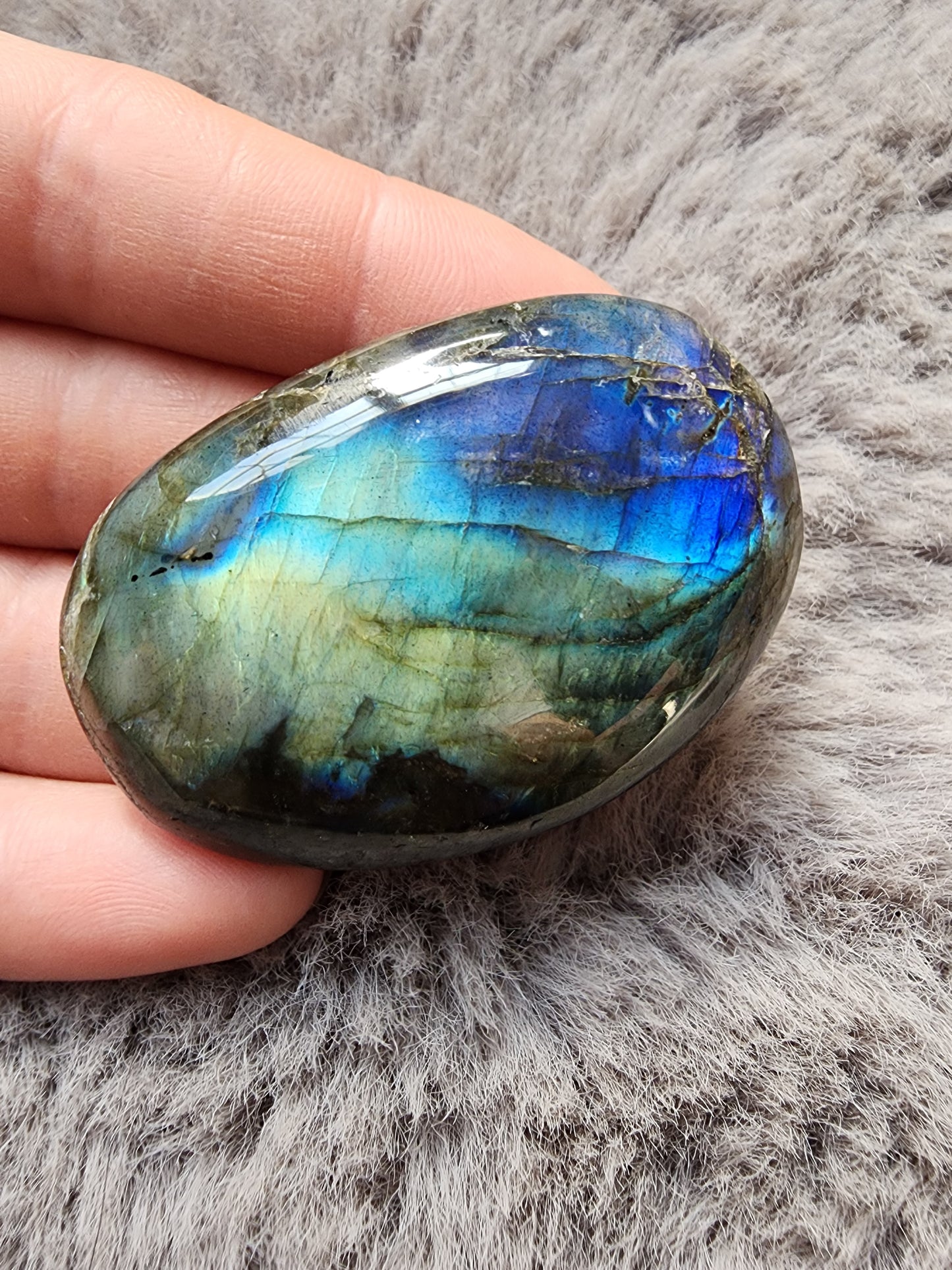 Labradorite Palmstone