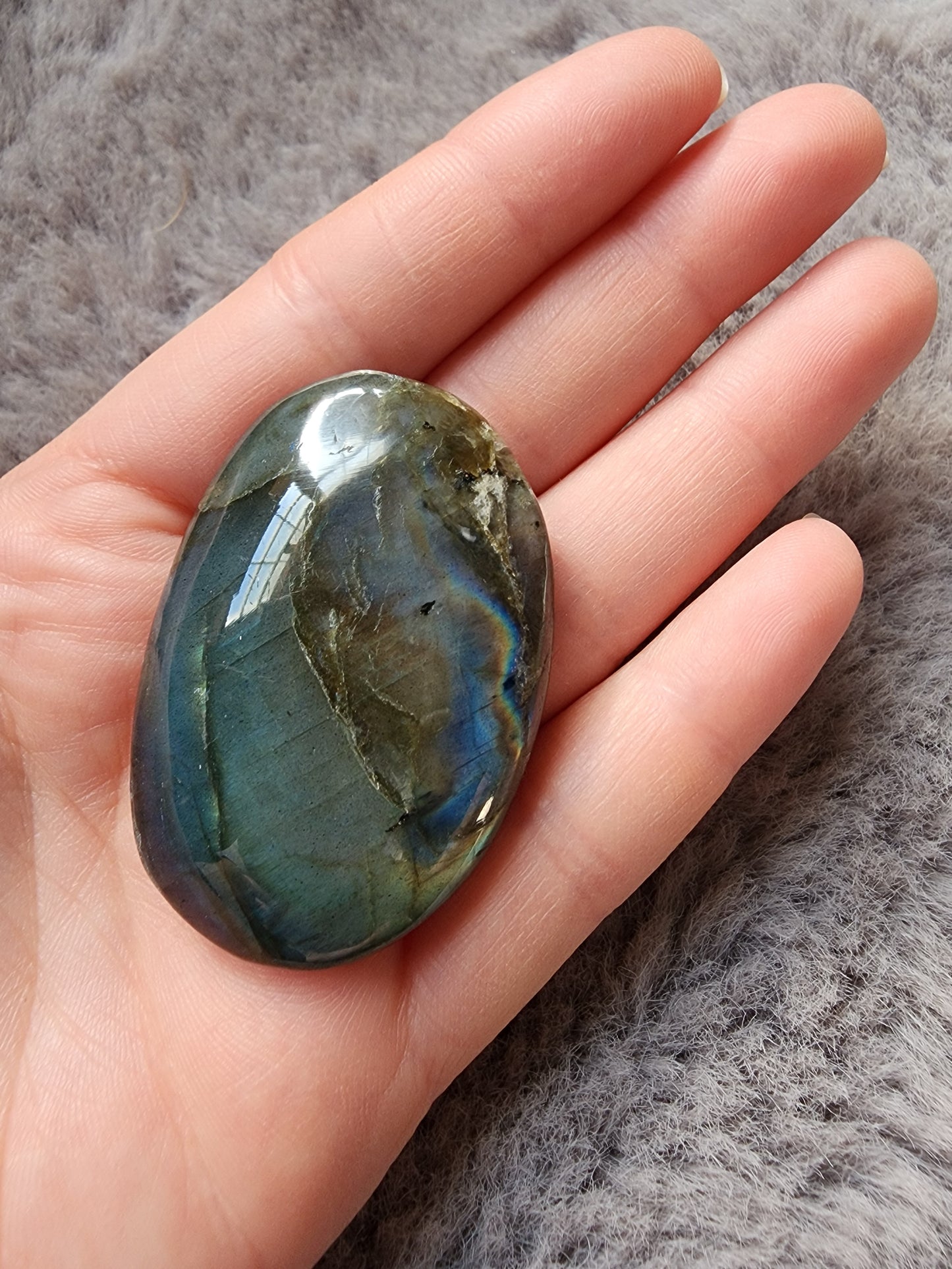 Labradorite Palmstone