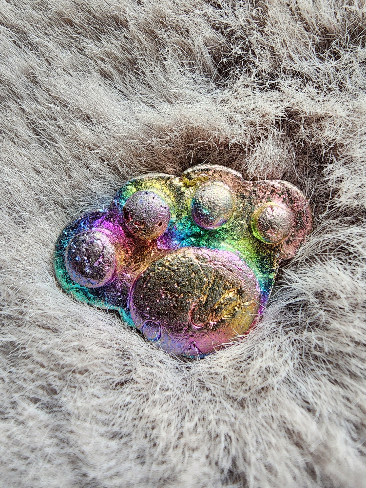 Bismuth Pawprint