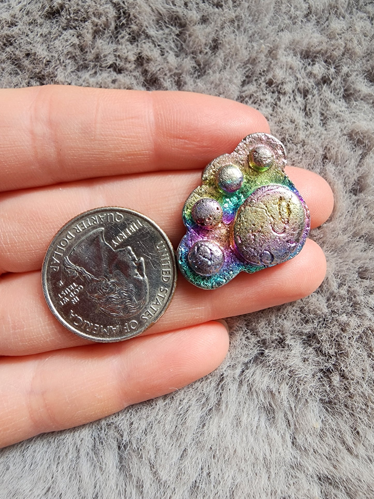 Bismuth Pawprint