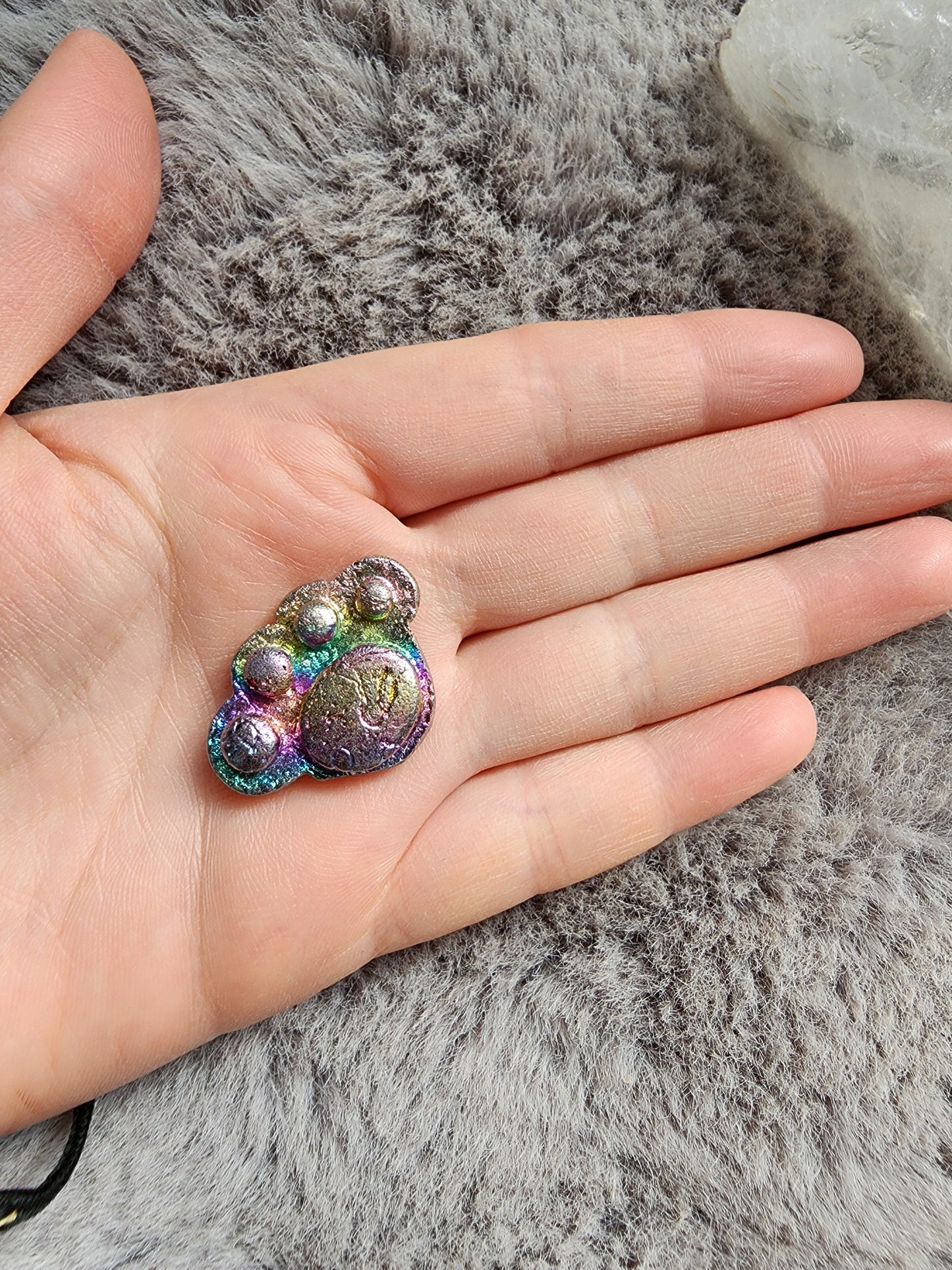 Bismuth Pawprint