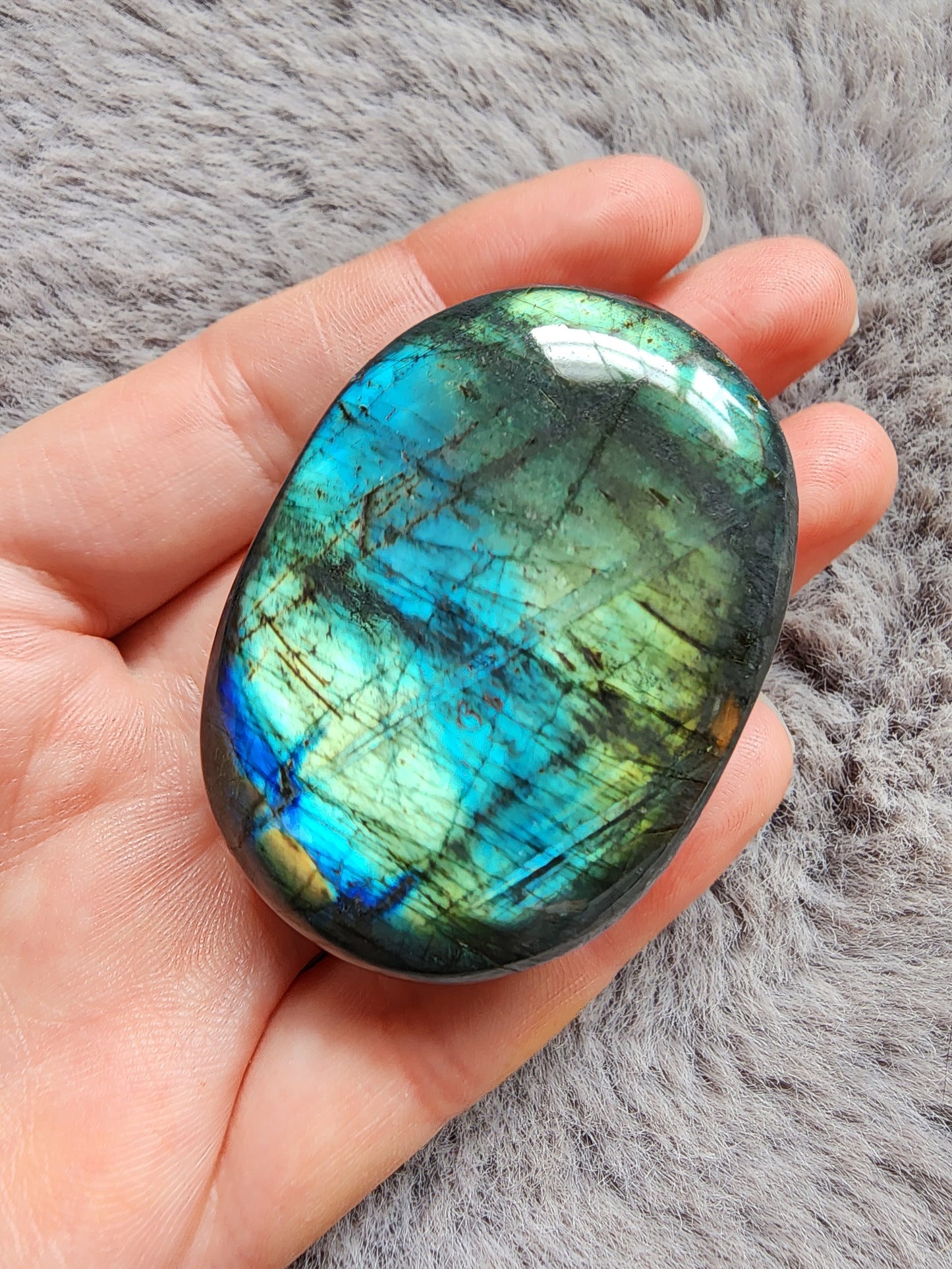 Labradorite Palmstone