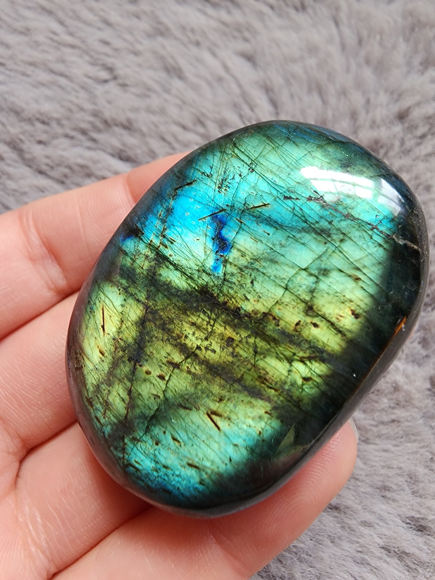 Labradorite Palmstone