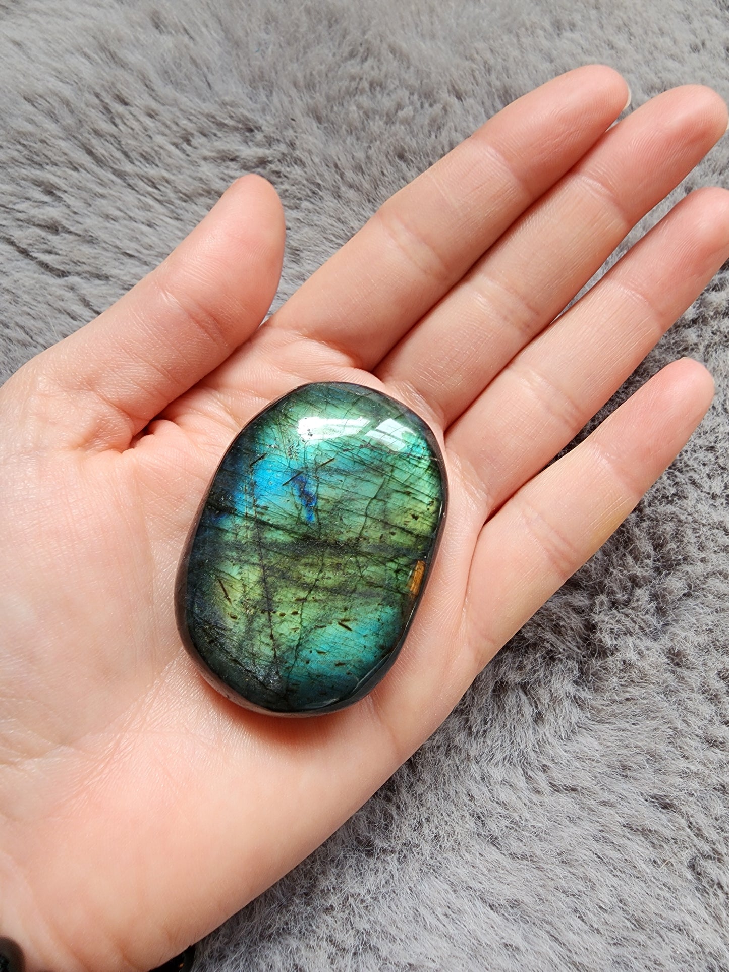 Labradorite Palmstone