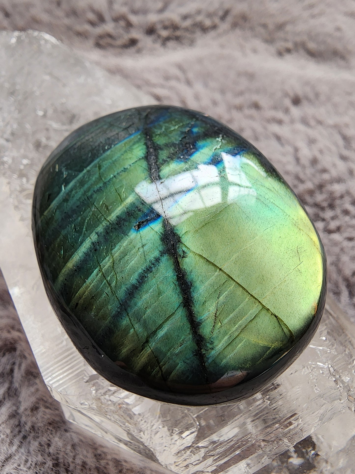 Labradorite Palmstone