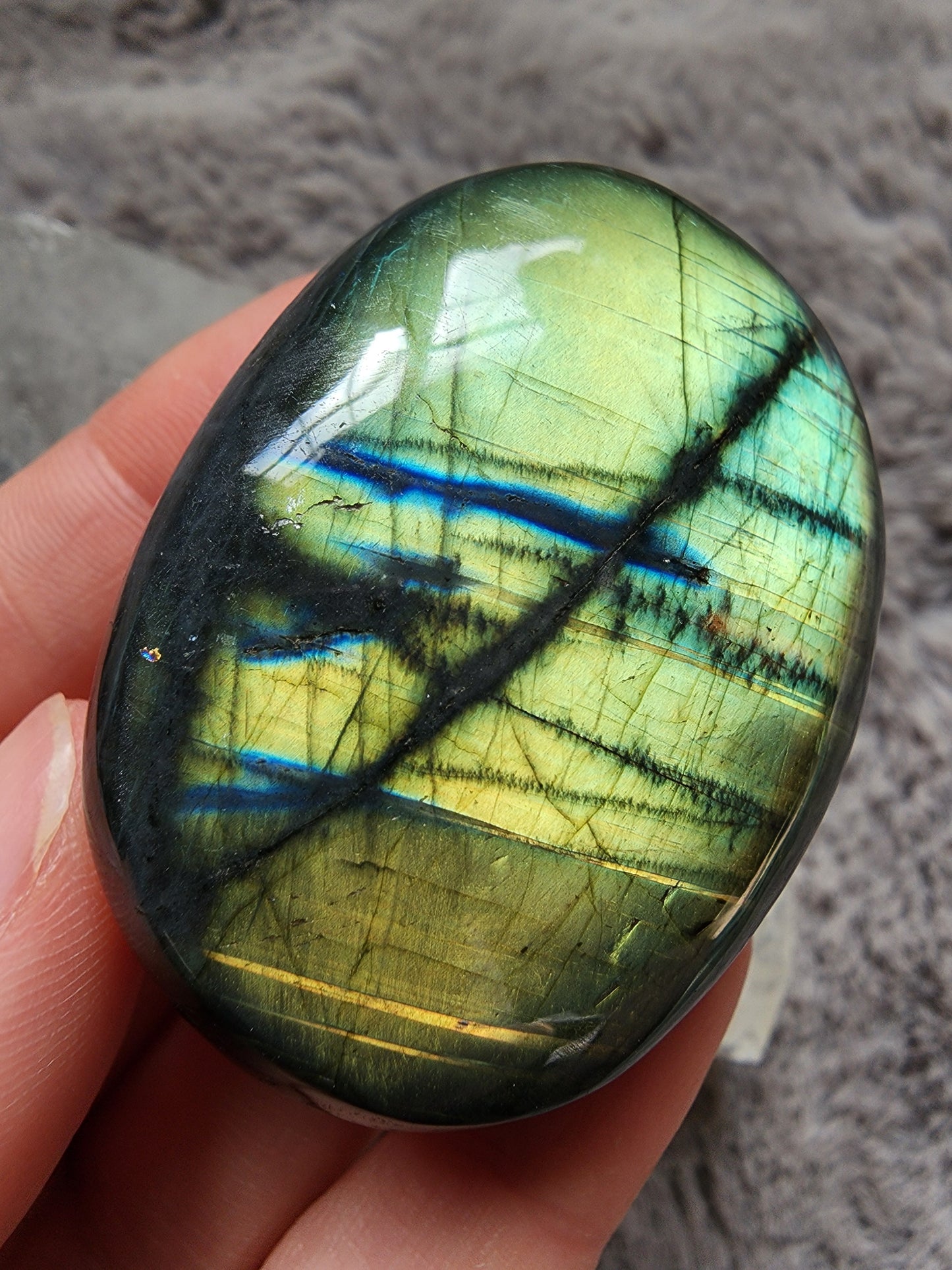 Labradorite Palmstone