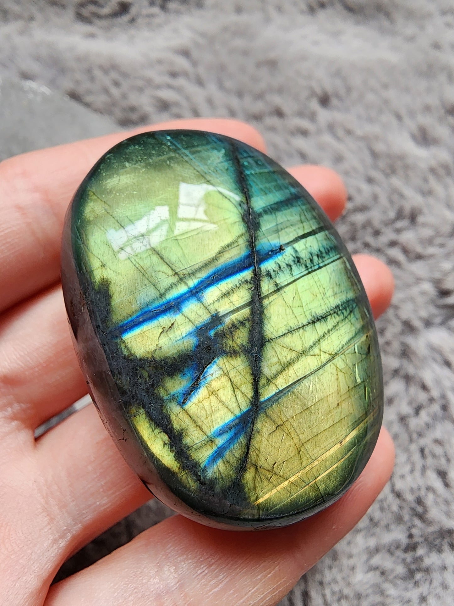 Labradorite Palmstone