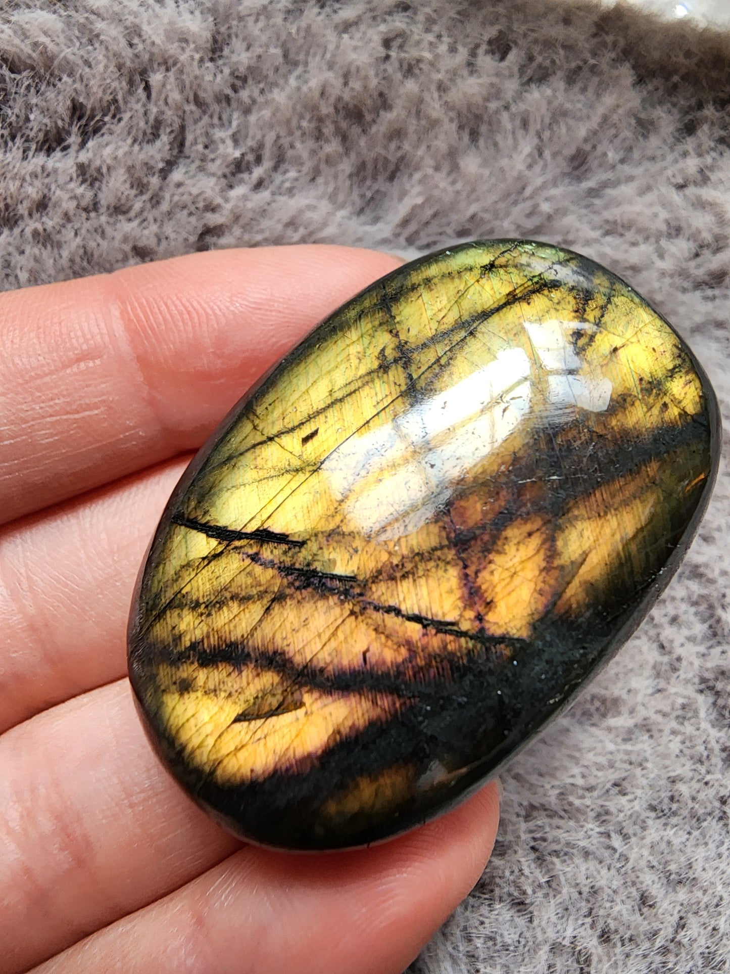 Labradorite Palmstone