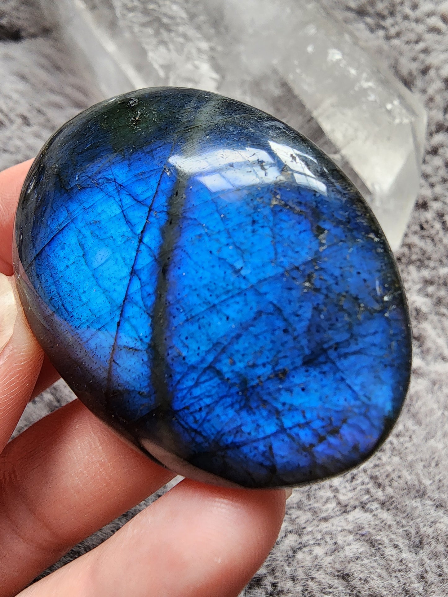 Labradorite Palmstone