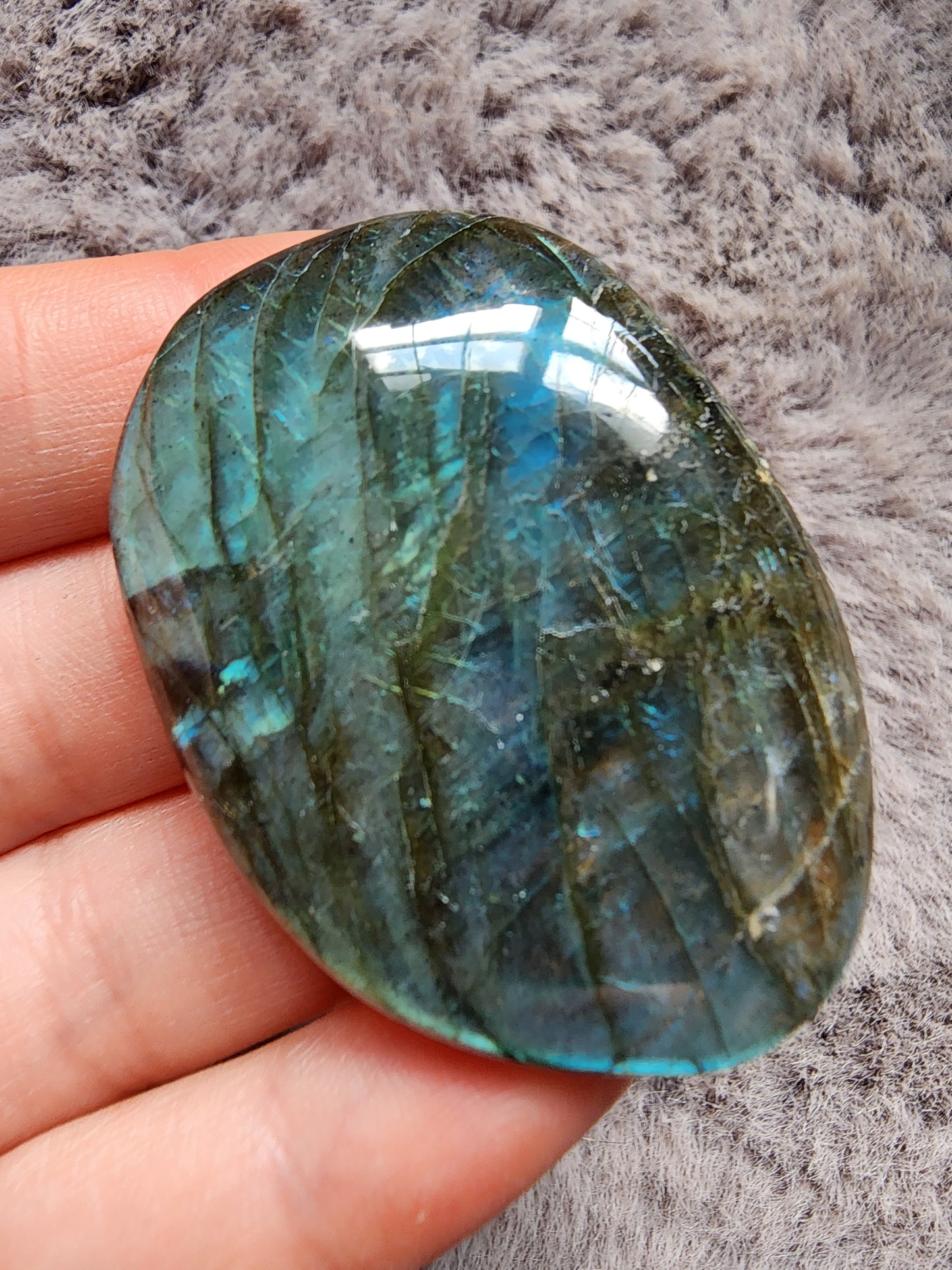 Labradorite Palmstone