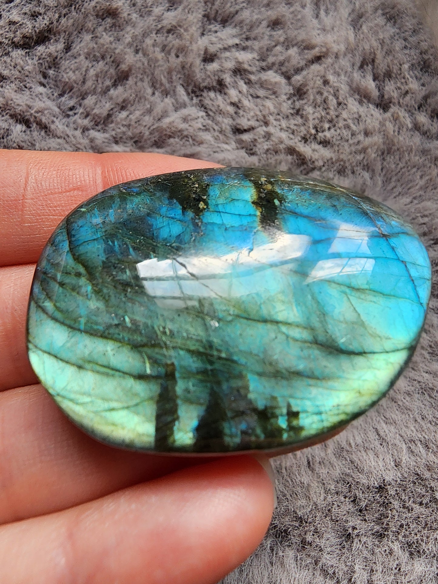 Labradorite Palmstone