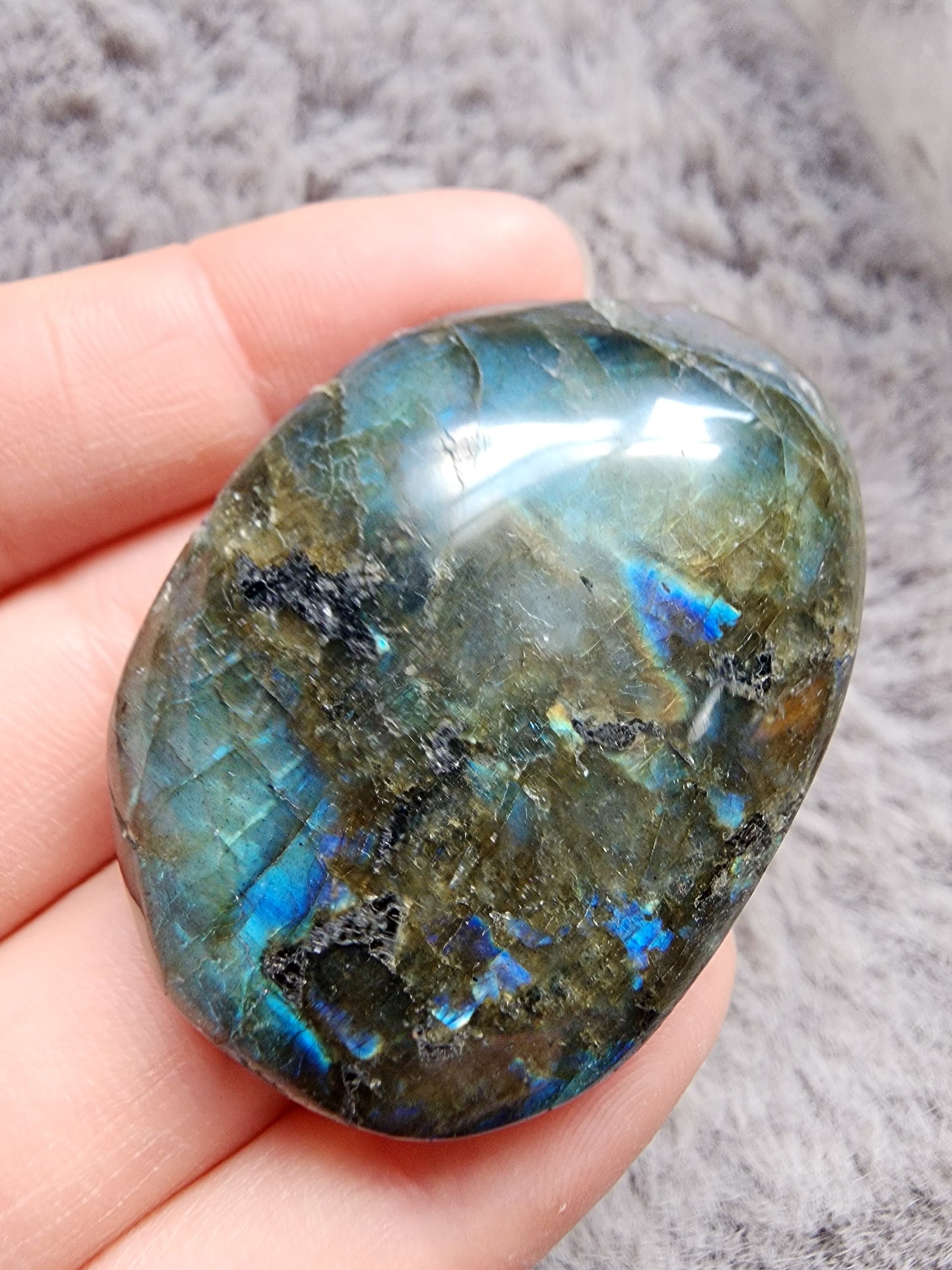 Labradorite Palmstone