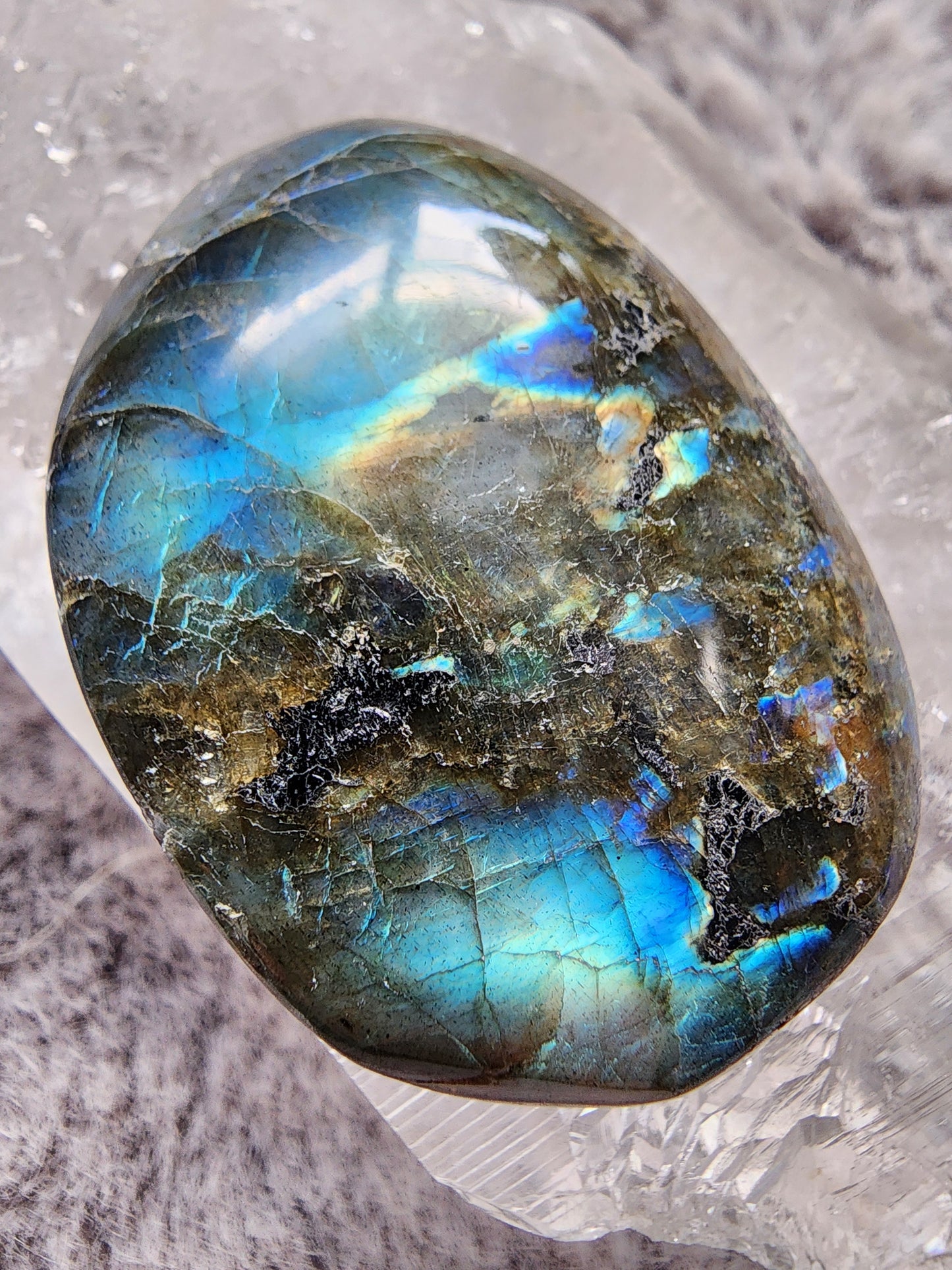 Labradorite Palmstone