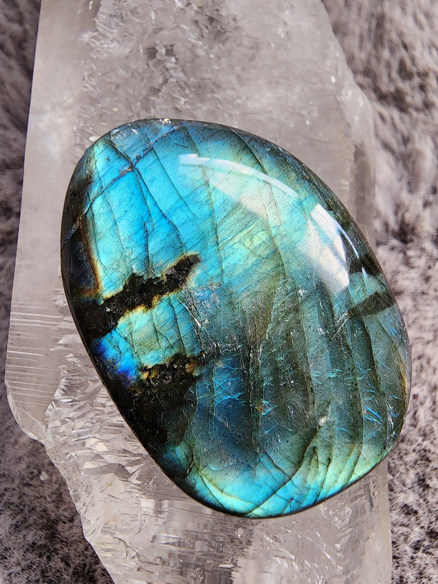 Labradorite Palmstone