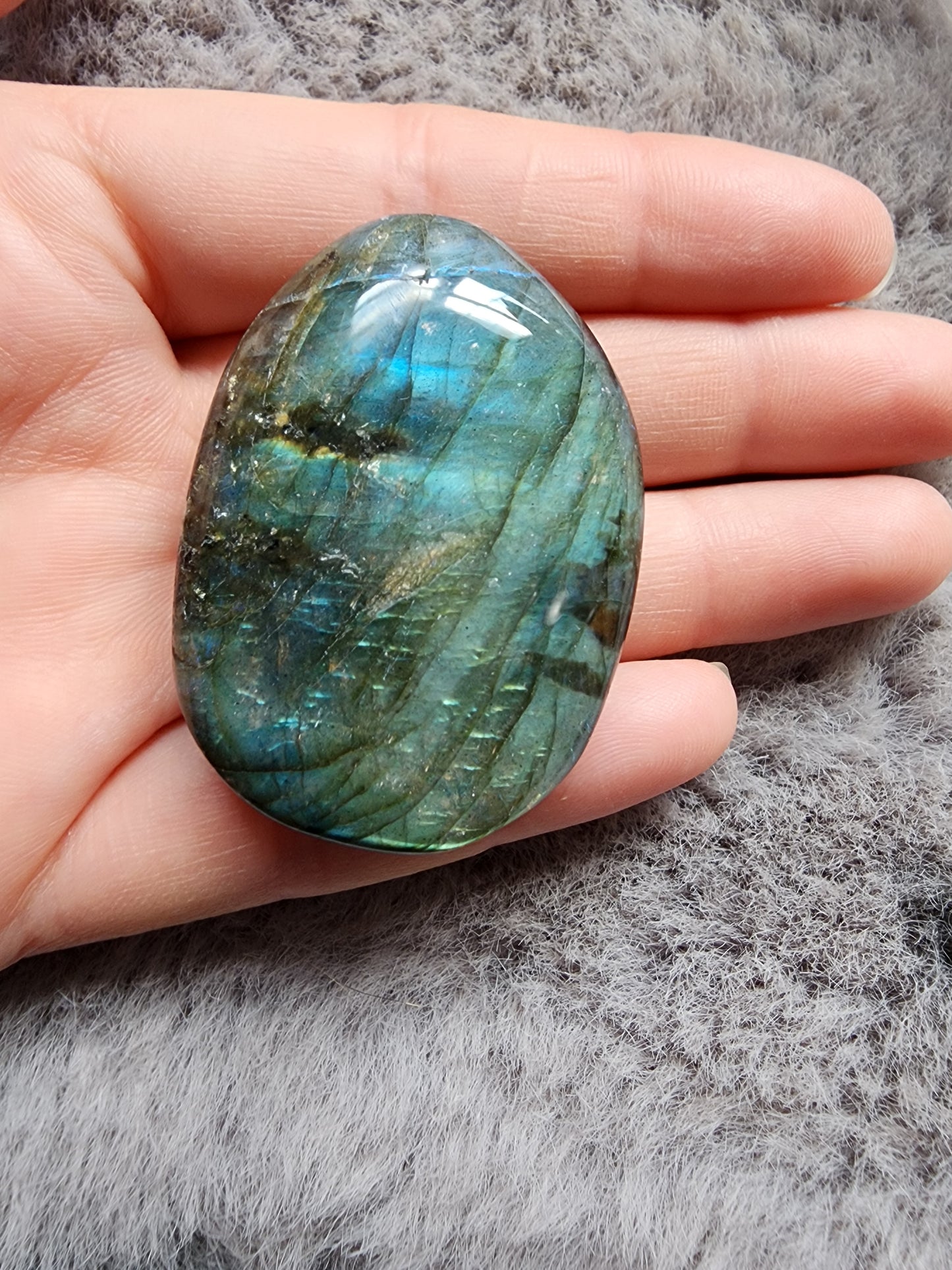 Labradorite Palmstone